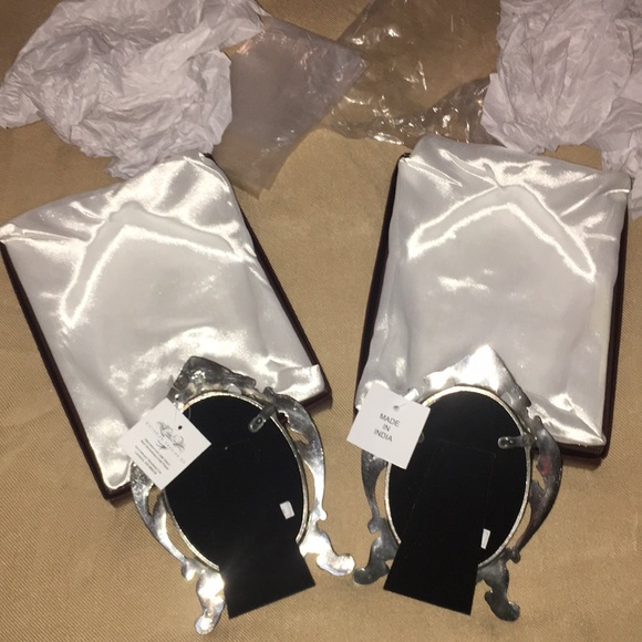 NWT - Set of Two Victorian Style Frames 3.75x2.5 - Picture 5 of 9